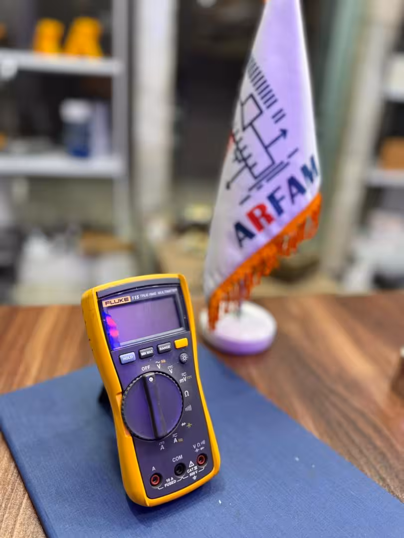 مولتی متر دیجیتال فلوک FLUKE 115 کارکرده