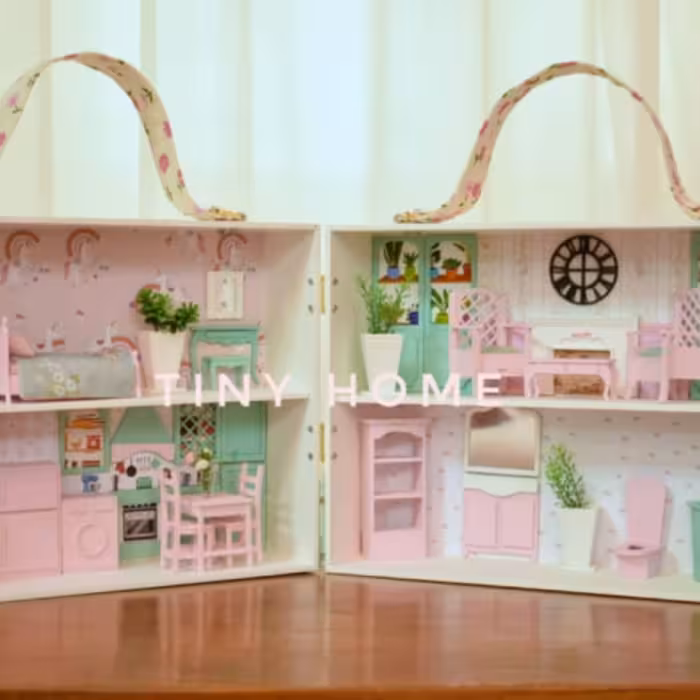 چمدان کودک و خانه عروسک قابل جابجایی  (پس کرایه)