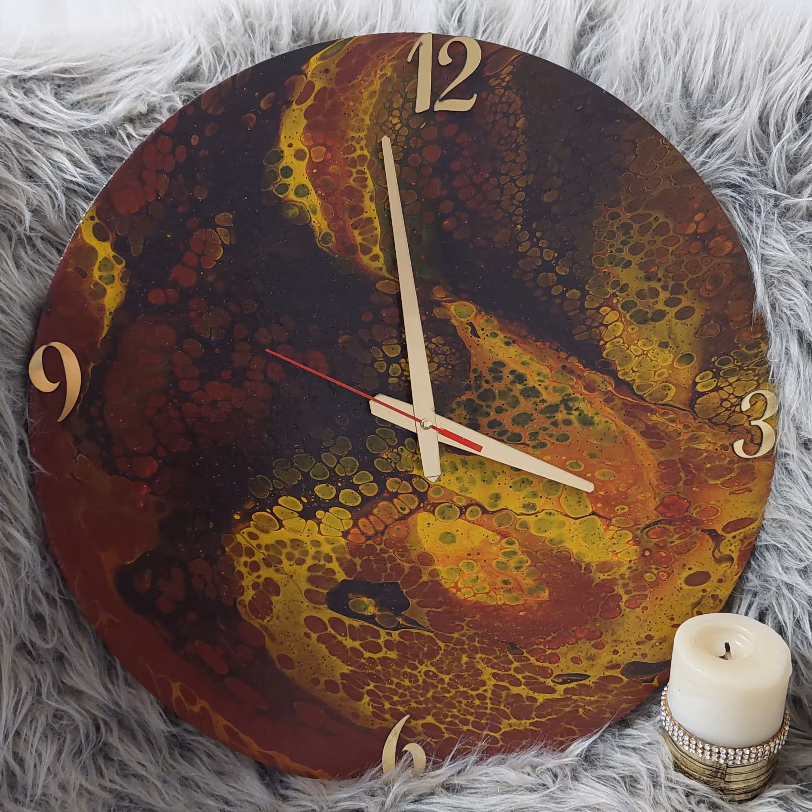 ساعت دیواری با نقاشی آبستره