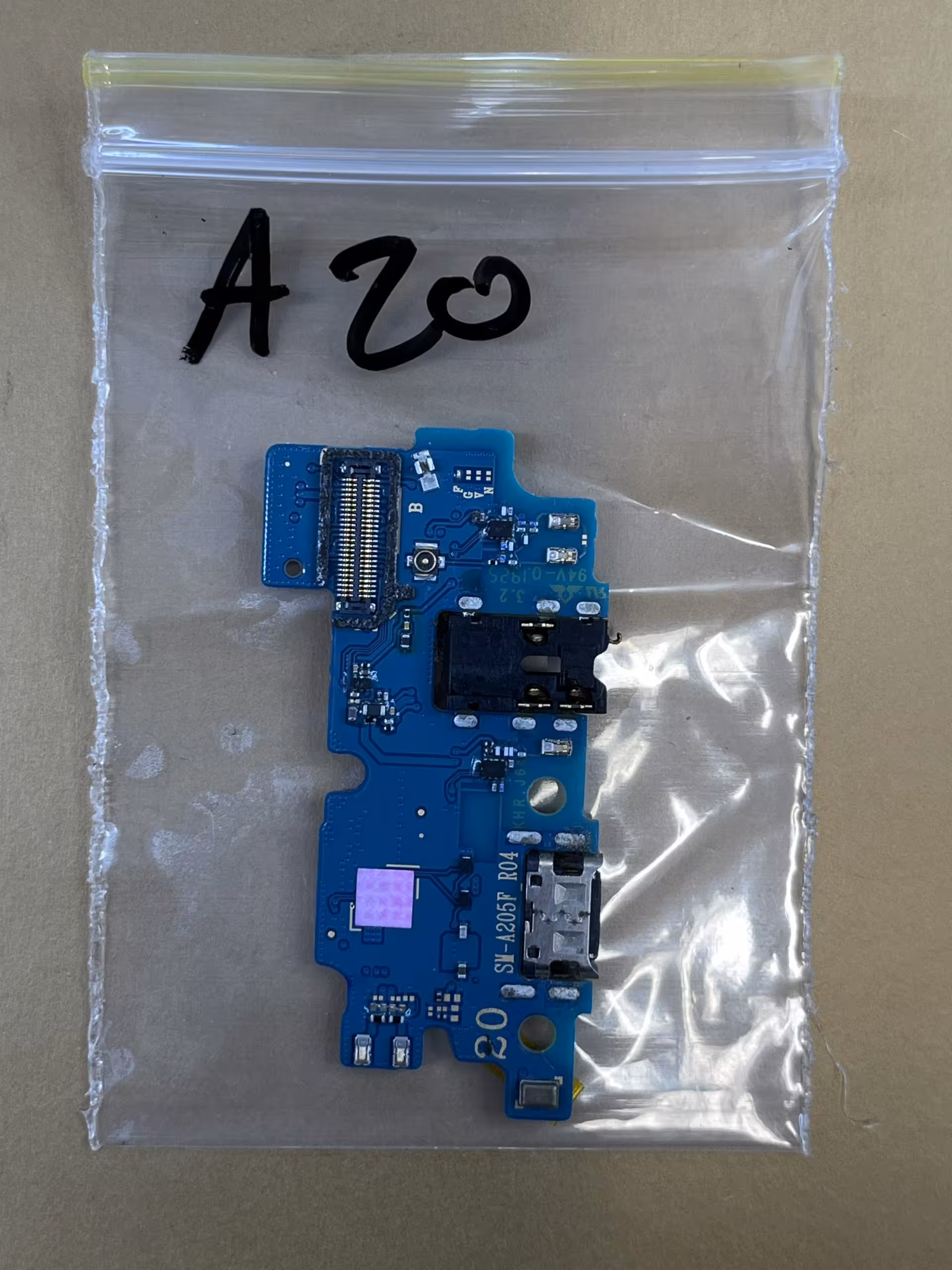 برد شارژ سامسونگ SUB/UIF CHARGE SAMSUNG A20-A205F اصل فابریک و روکاری “اصالت کالا”:”اصل”