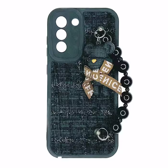 قاب گوشی Galaxy S21 FE سامسونگ همراه با دستبند مرواریدی و آویز خرسی