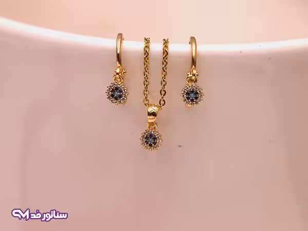 نیم ست نگین دار طلایی N8135