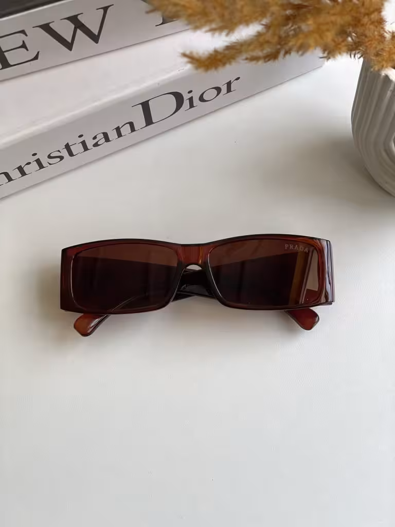 عينك آفتابي برند Prada زنانه شکلاتی ترند يووي 400
