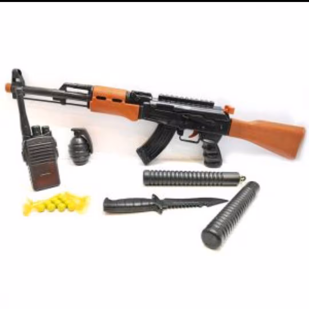 تفنگ کلاشینکف تیرپران بادی اسباب بازی همراه لوازم لانچیکو و چاقو و بیسیم و نارنجک آرمان  کد5183