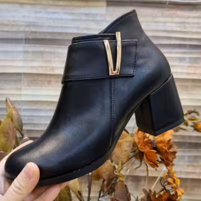 نیم بوت پاشنه دار