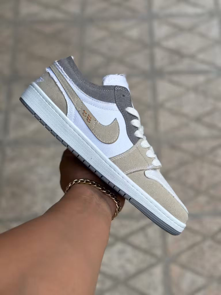 کتونی نایک ایر جردن 1 سفید کرم ( 1630 )