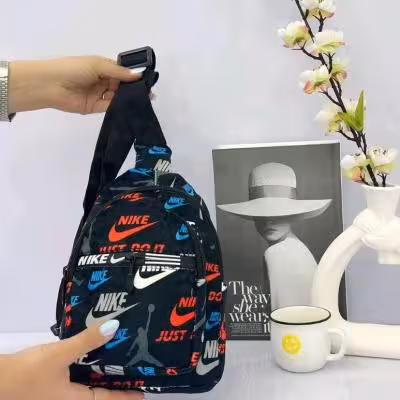 کیف بادی بگ کراس اور اسپرت مخمل نایکی