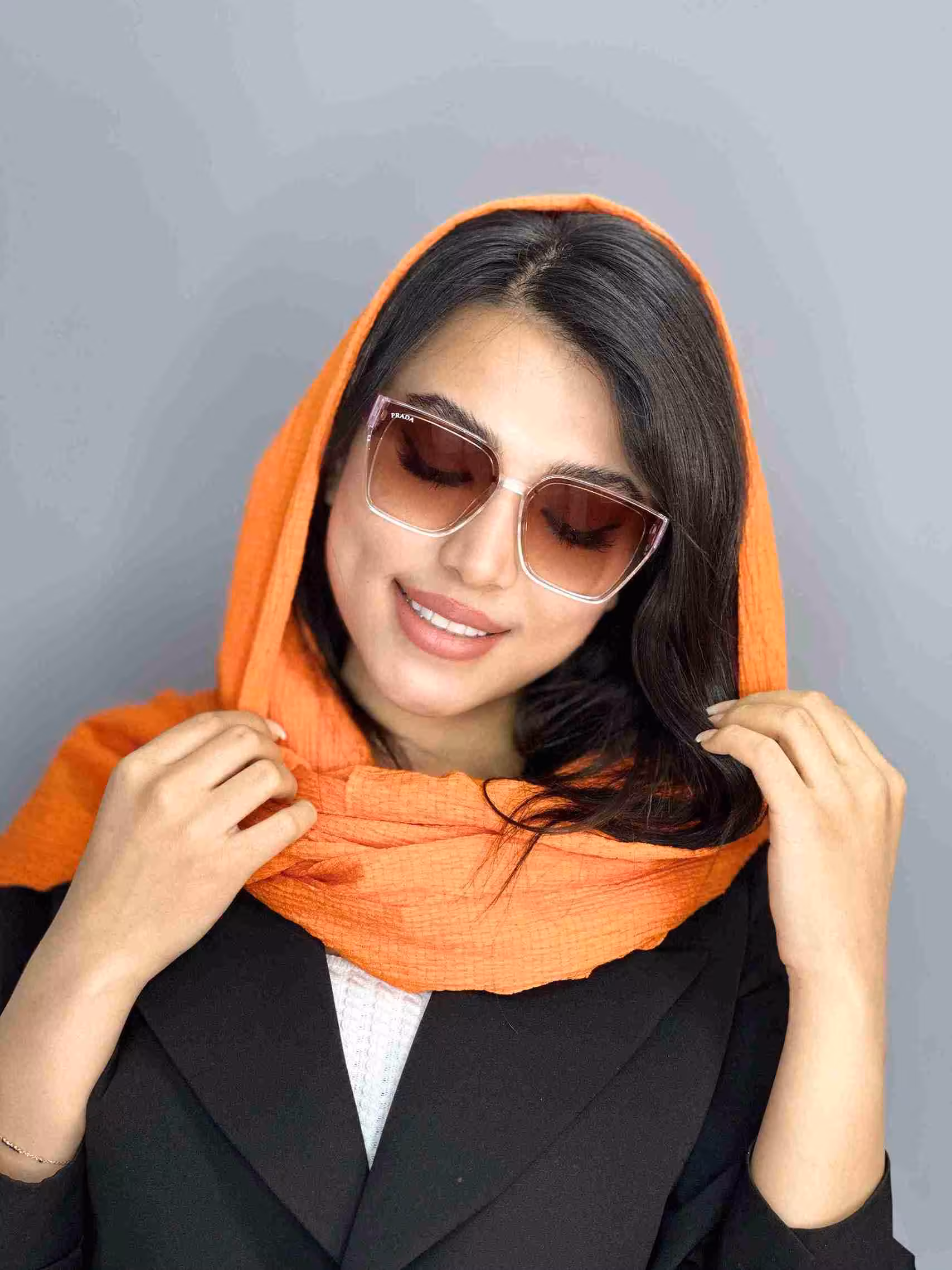 عینک افتابی زنانه prada پرادا كاراملي مربعي یووی400 ترند