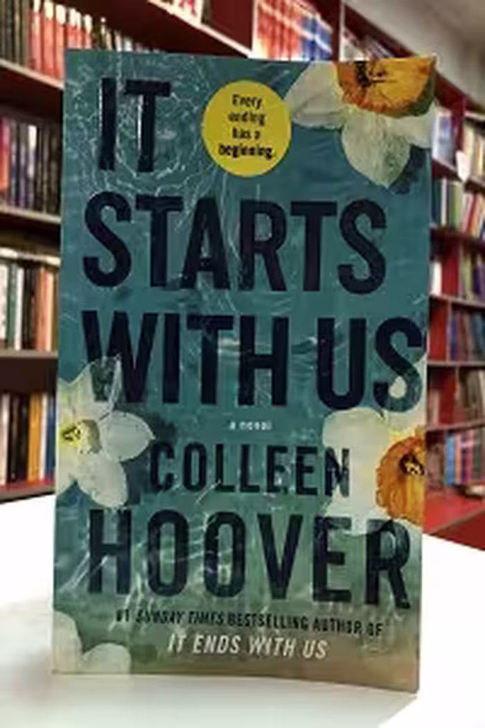 It Starts with Us اثر Colleen Hoover