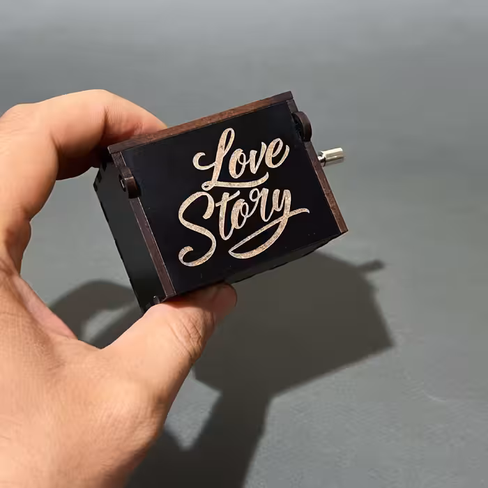 جعبه موزیکال اینو دلا ویتا مدل Arca ملودی عاشقانه لاو استوری طرح Love Story