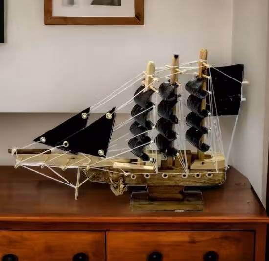 کشتی چوبی کوچک