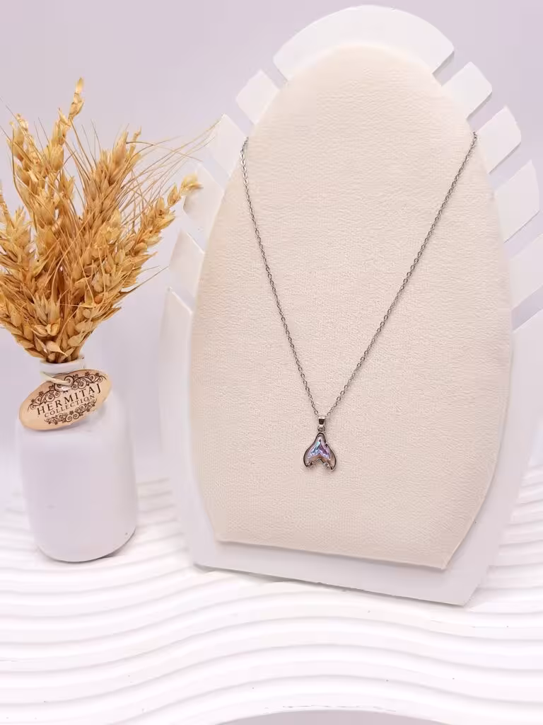 گردنبند پینترستی طرح دم وال شاینی