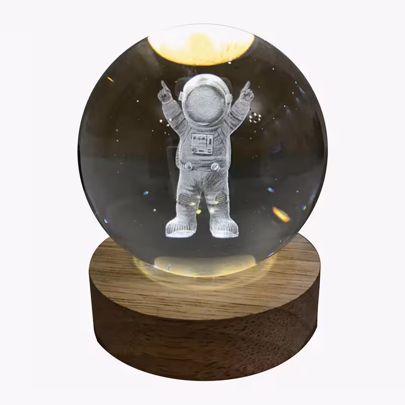 چراغ خواب مدل گوی کریستالی طرح فضانورد