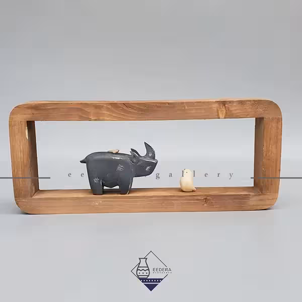 قاب دیواری دوستانه کرگدن و پرنده ها