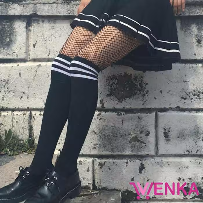 جوراب بالا زانو طرح مشکی راه راه