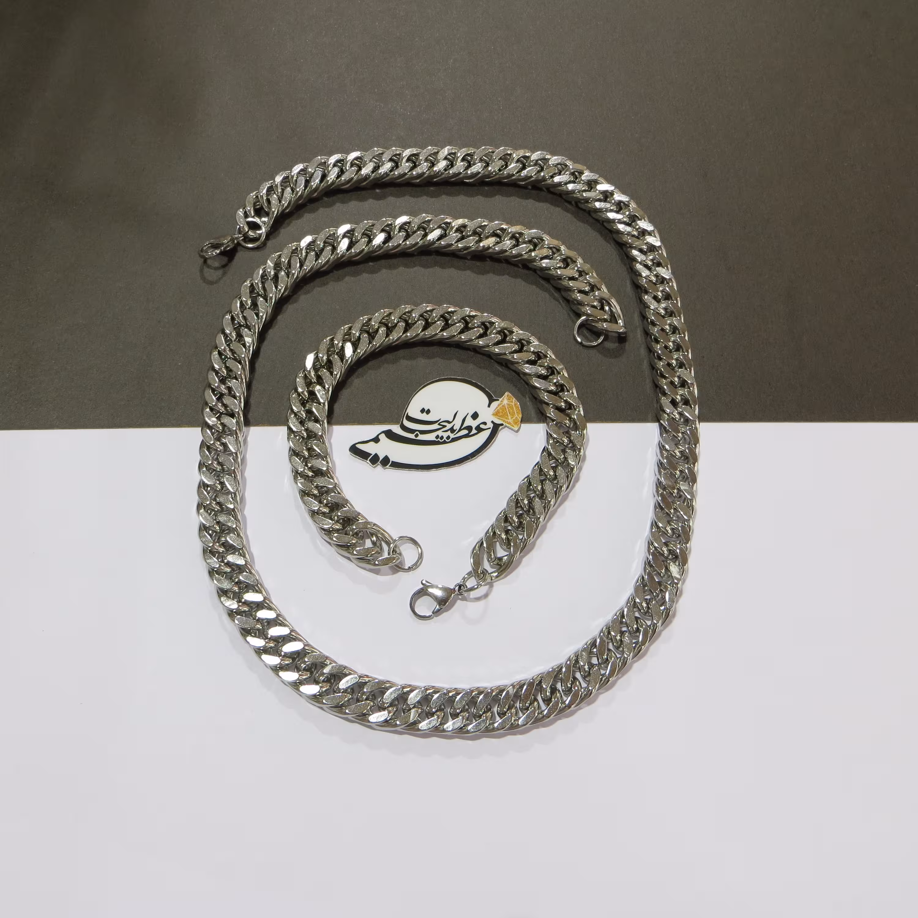 نیم ست کارتیه (کارتیر) بسیار زیبا از جنس استیل رنگ ثابت و کیفیت عالی کد A.A