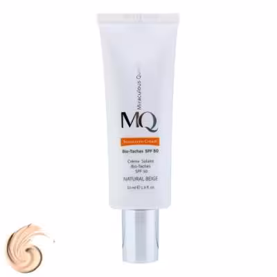 کرم ضد آفتاب رنگی ام کیو SPF50 مدل NATURAL BEIGE BIO TACHES مناسب انواع پوست، حجم 55 میلی‌لیتر