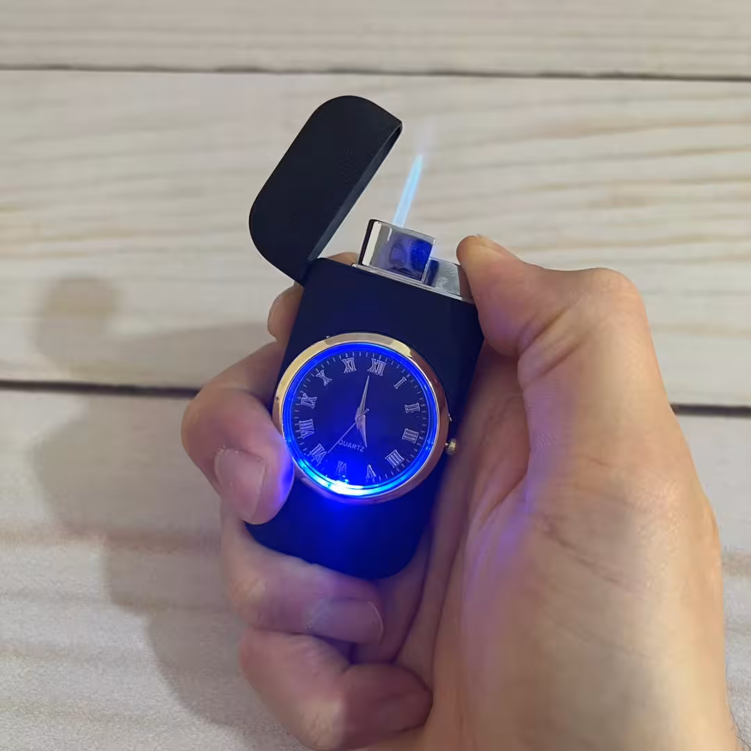 فندک ساعتی مشکی مشخصات .گازی .ساعتدار (باتری خور) .شعله اتمی .چراغدار