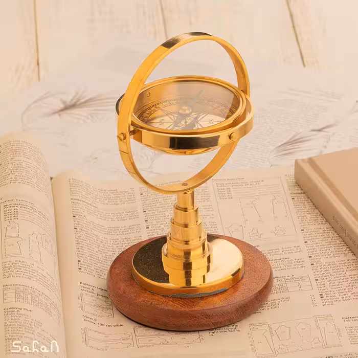 قطب نمای دکوری