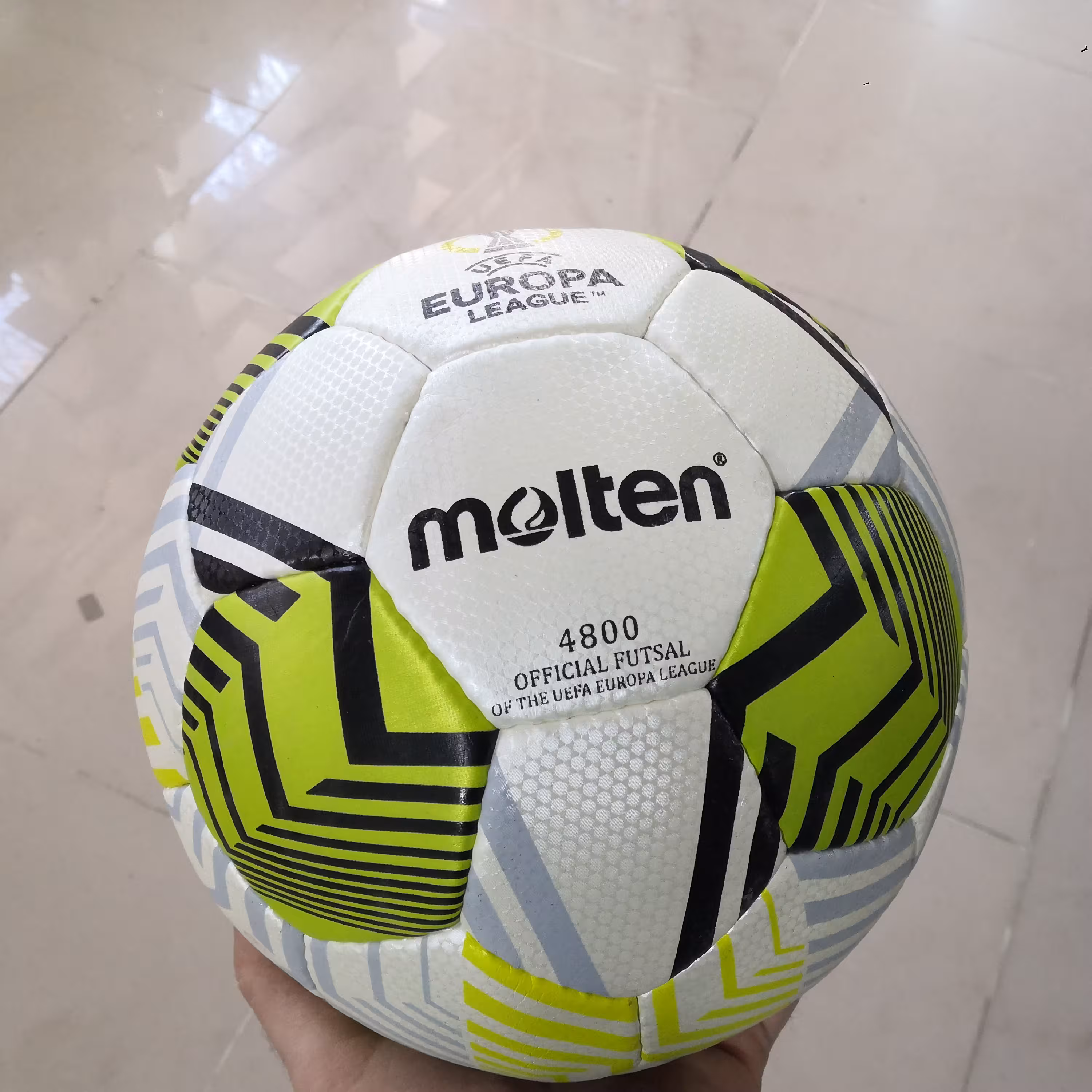 توپ فوتسال اورجینال مولتن اروپا با 12 ماه ضمانت تعویض ارسال رایگان 