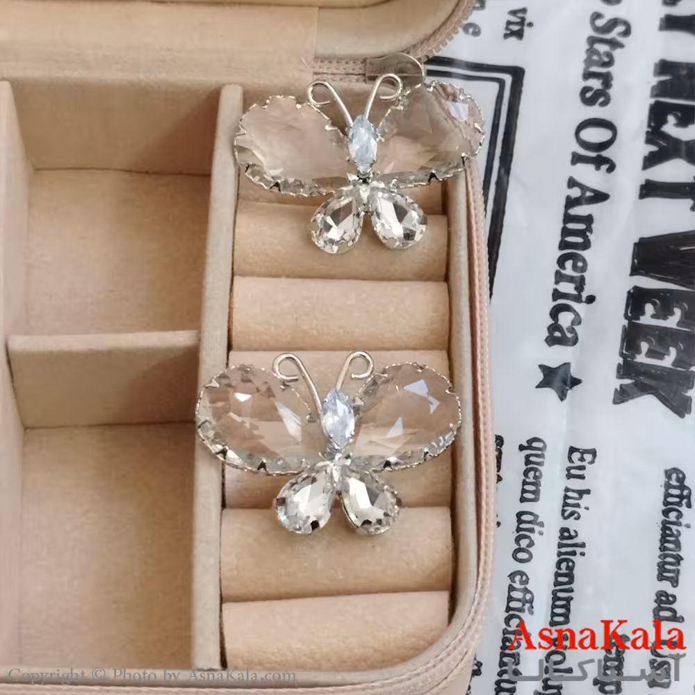 گوشواره پروانه جواهری مدل آویز نگیندار رنگ نقره ای کد GSH152108W