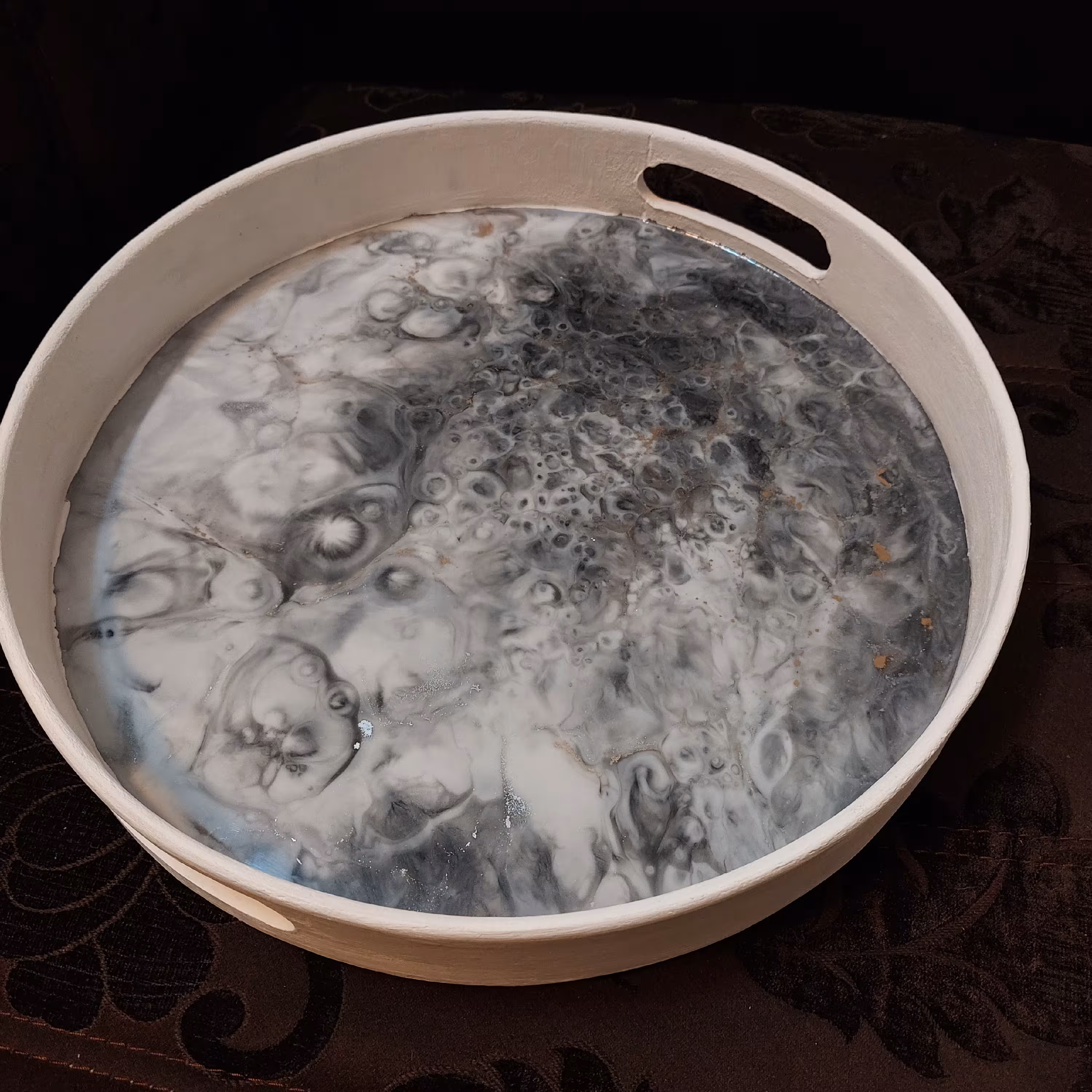 سینی پذیرایی جنس چوب و رزین طرح ابروباد وزن 500 گرم قطر 30 سانت