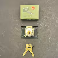 قفل کمدی 808 یک پله درجه 1 | قفل با سیلندر برنجی و زبانه مقاوم