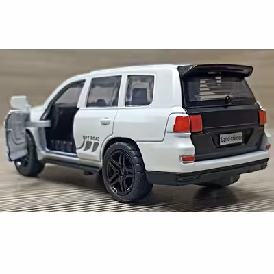 ماشین بازی مدل فلزی لندکروز طرح land criuser