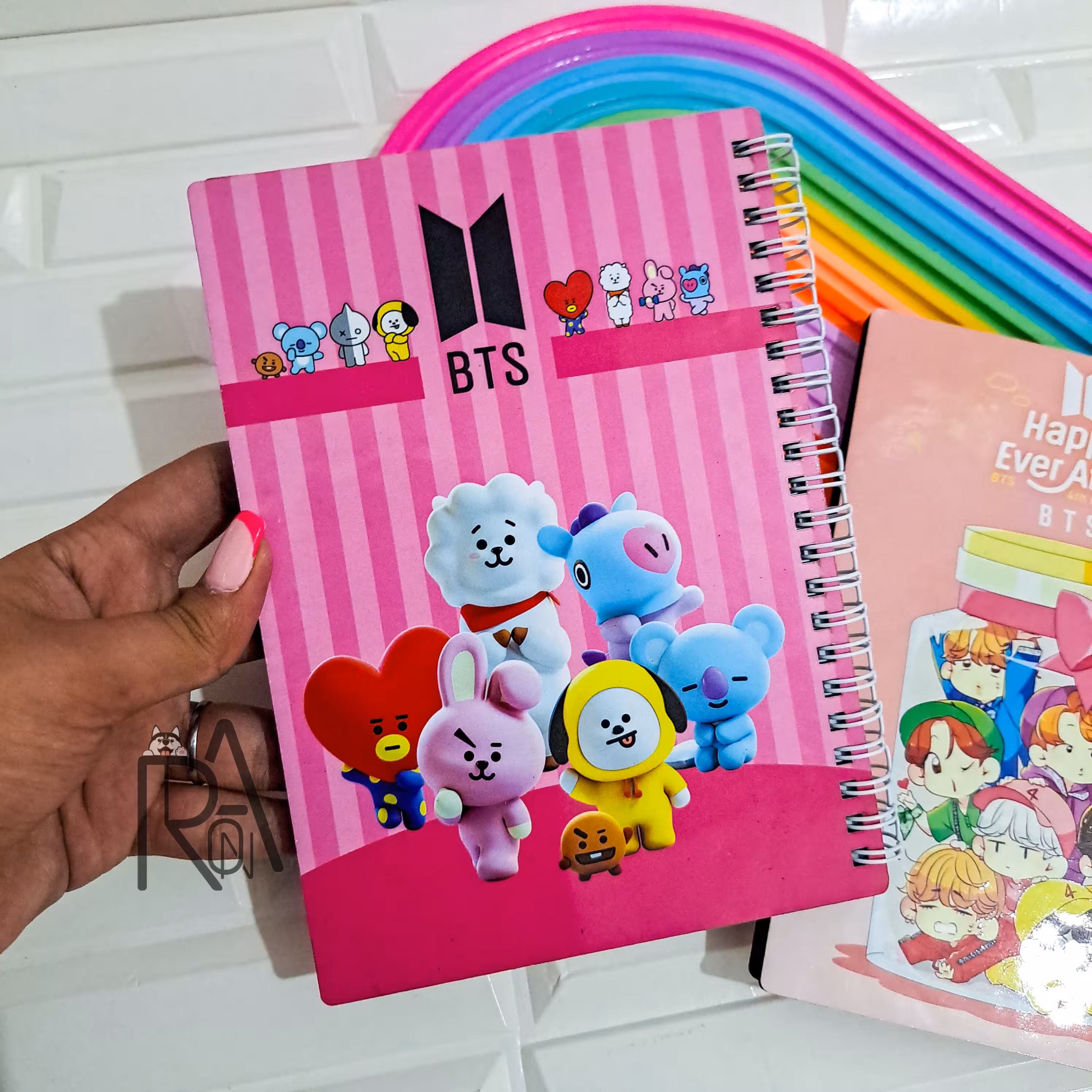 دفتر مشق 60 برگ جلد چوبی طرح کاراکتر عروسکی فانتزی