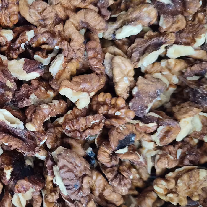 مغز گردوی فسنجونی (خورشتی)تویسرکان کیفیت فوق العاده،روز شکن،تازه،محصول 1401(1000 گرمی)