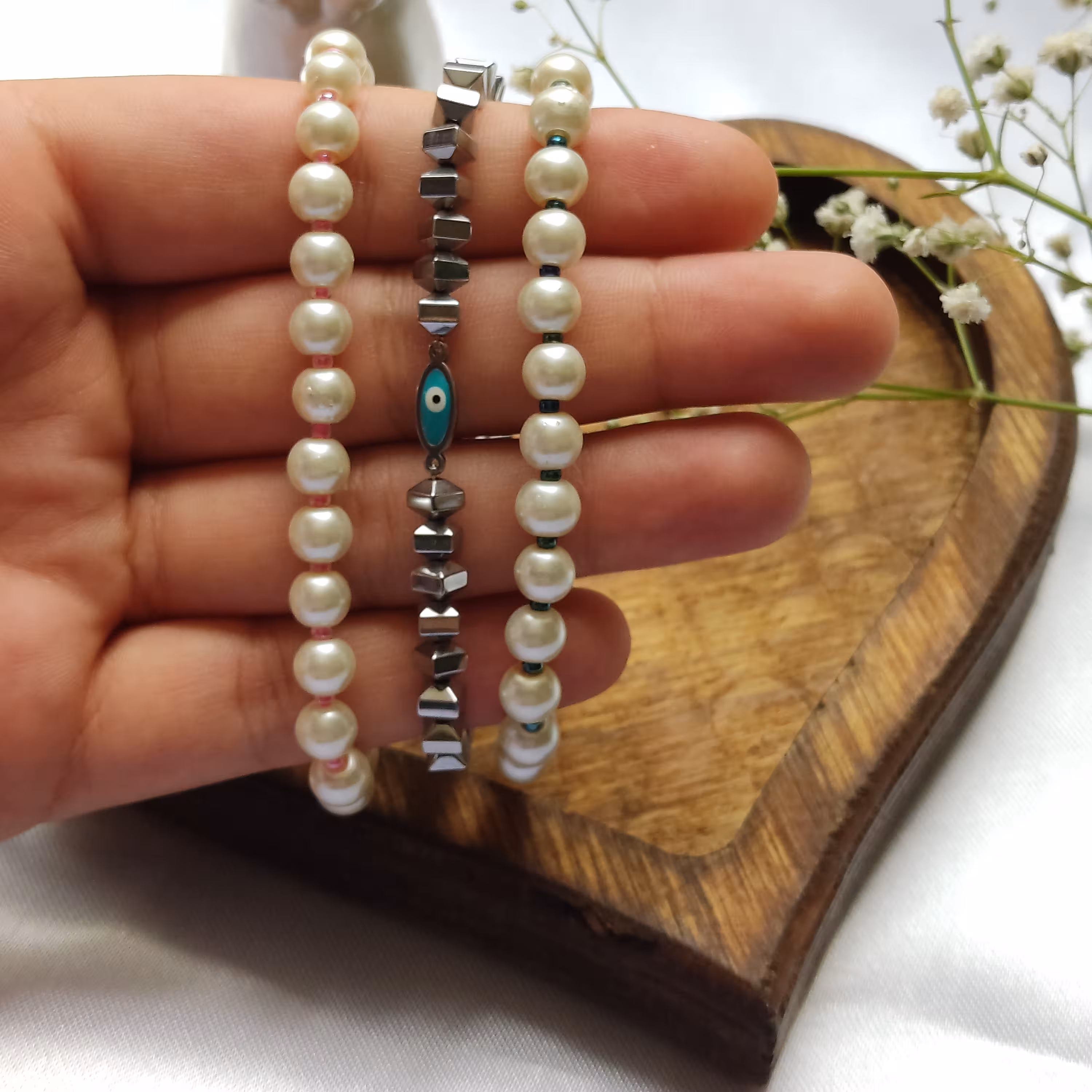 دستبند مروارید و حدید 