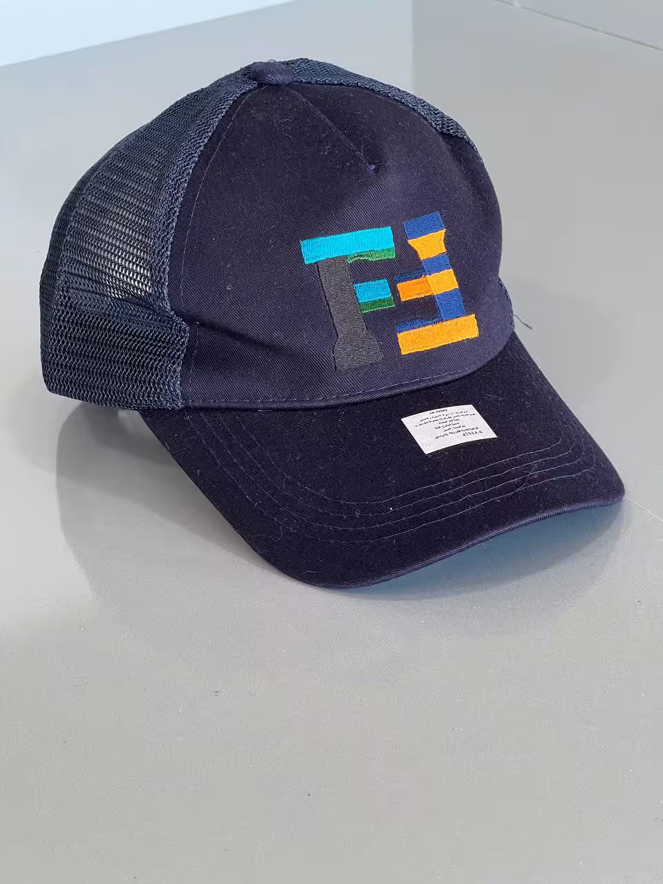 کلاه تابستانی پشت توری اسپرت – ترکیبی از استایل و راحتی ☀️🧢