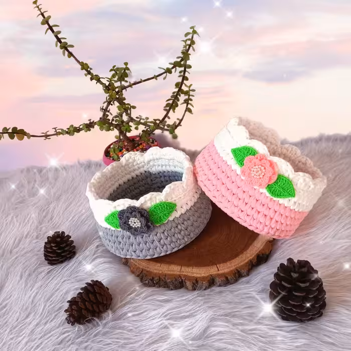 سبد قلاب بافی تریکو طرح عروس و داماد کد 80069 مجموعه دو عددی