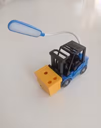 چراغ مطالعه چهار کاره(چراغ   تراش   جامدادی   هولدر گوشی) مدل شارژی فانتزی طرح لیفتراک رنگ آبی