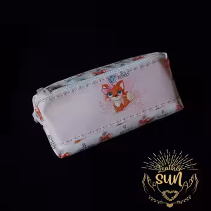 جامدادی چرم صنعتی دستدوز طرح فانتزی دخترانه