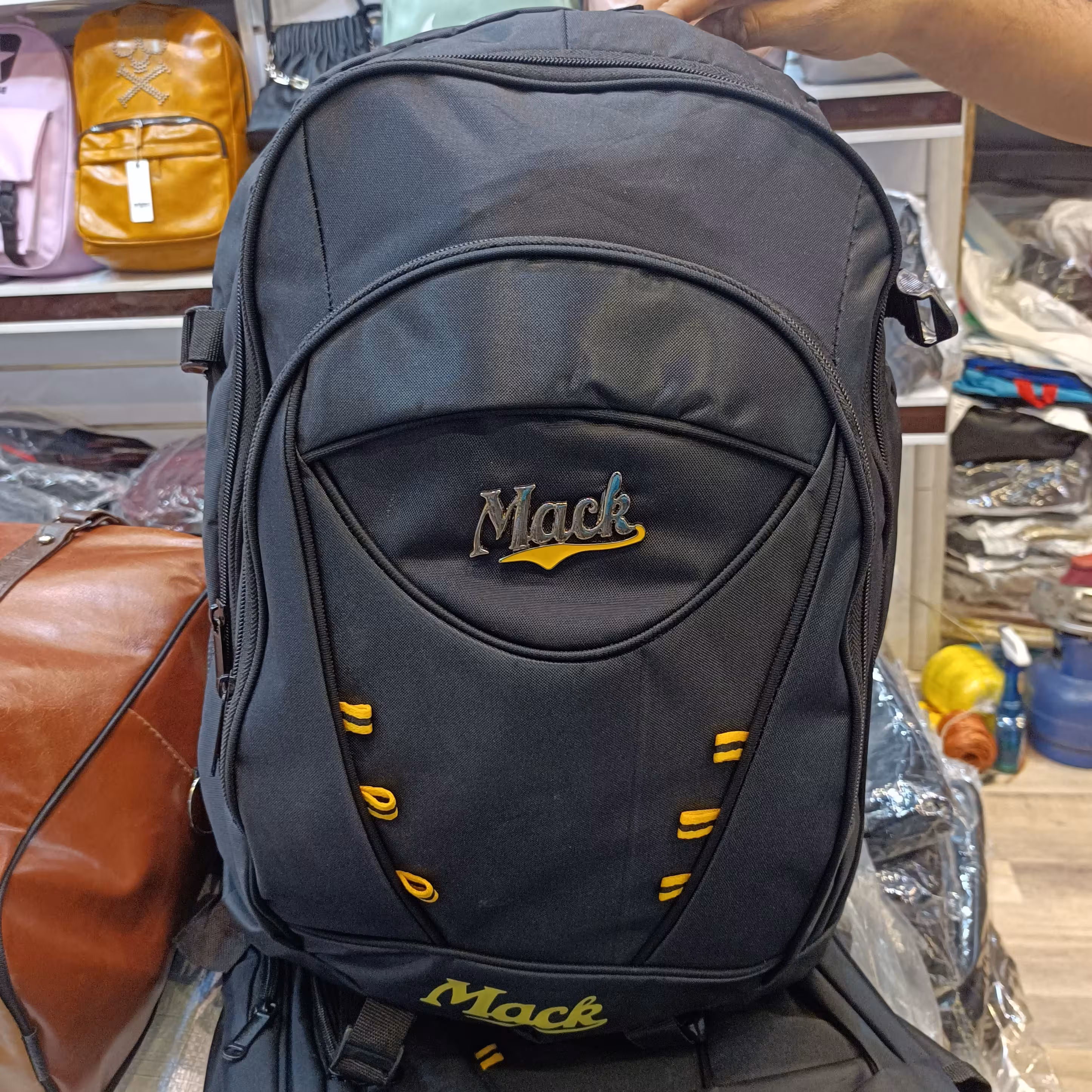 کیف کوله پشتی مسافرتی و کوه نوردی خیلی بزرگ مشکی اسپرت 