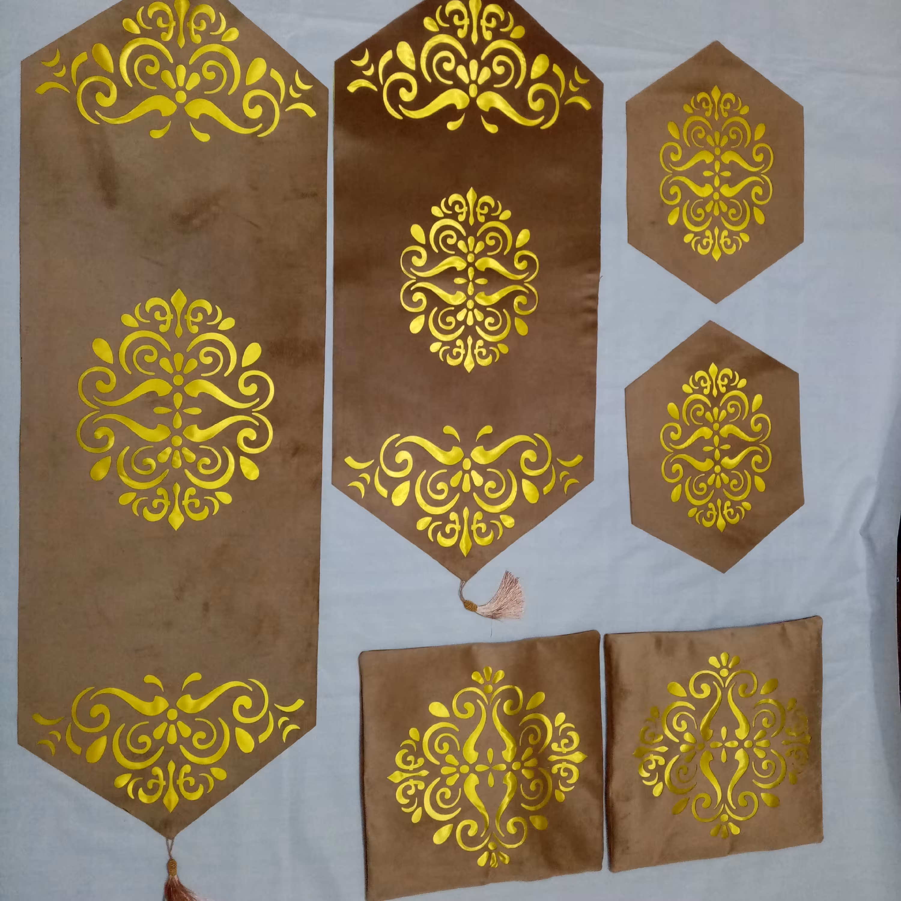 رومیزی و کاور کوسن