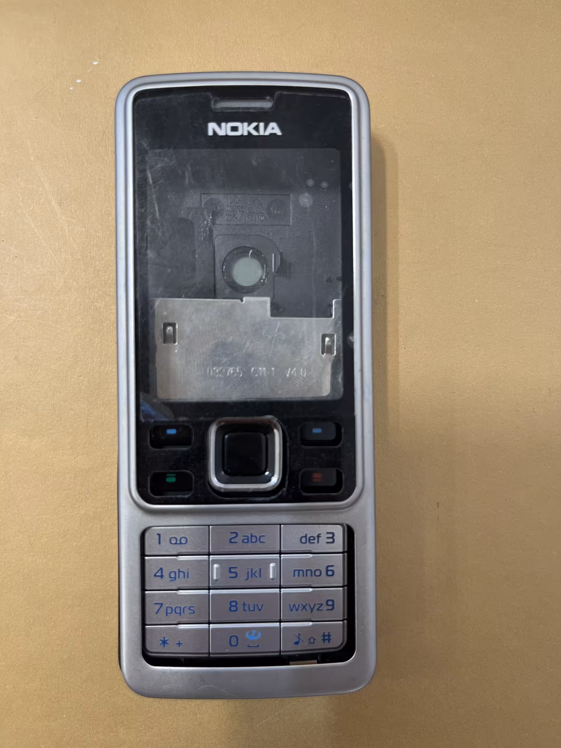 قاب نوکیا مدل Nokia 6300 کیفیت جنس : فابریک و اورجینال آکبند کمپانی نوکیا نو و آکبند ( رنگ سیلور) “اصالت کالا”:”اورجینال”