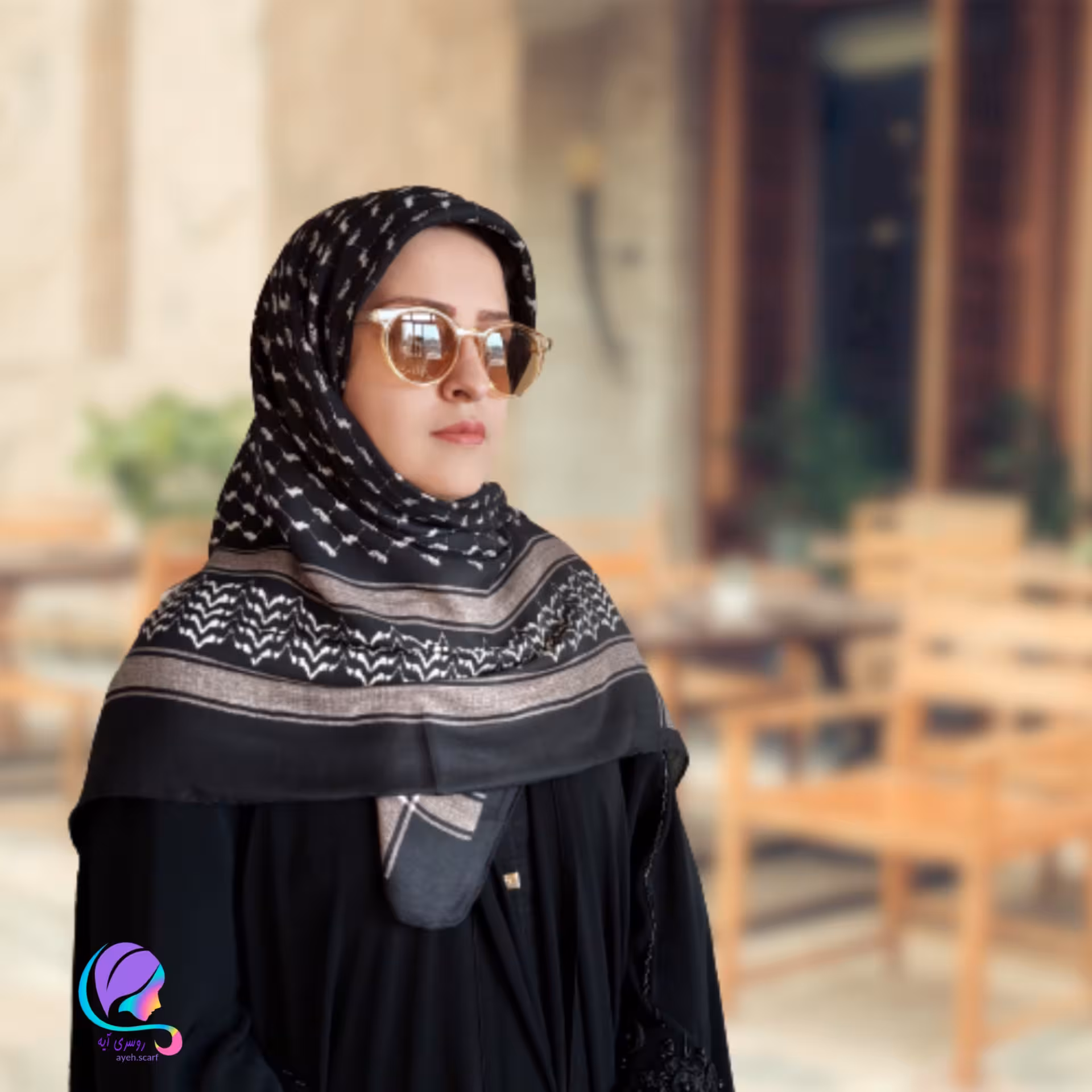 روسری نخی زمینه مشکی