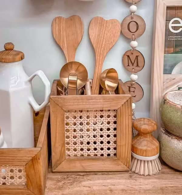 جا ابزاری چوبی حصیری