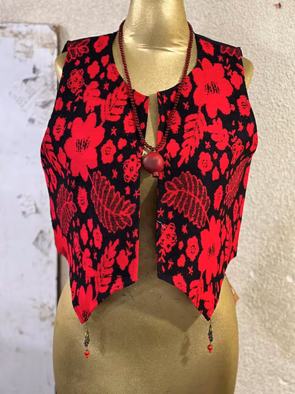 یلدایی.ست سه تیکه وست دامن گردنبند مناسب یلدا مخصوص شیک پسند ها