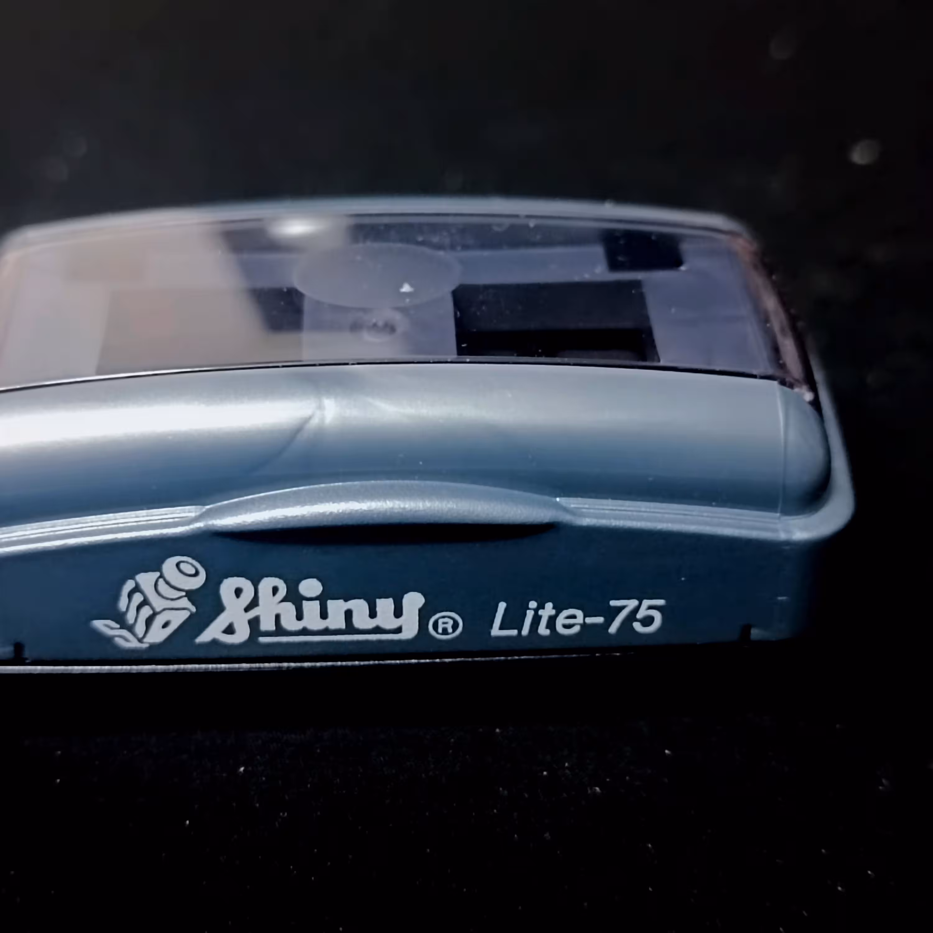 مهر لیزری  جیبی لایت  برند شاینی درتمام رنگ ها  سایز46در15 میلیمتر