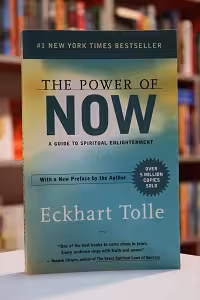 The Power of Now اثر Eckhart Tolle