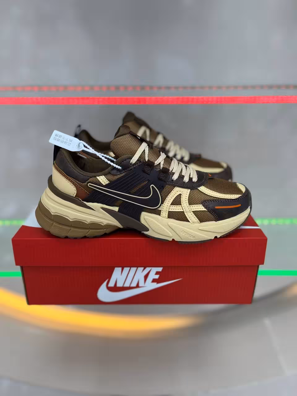 کتونی نایک مدل V2K Run ساخت ویتنام