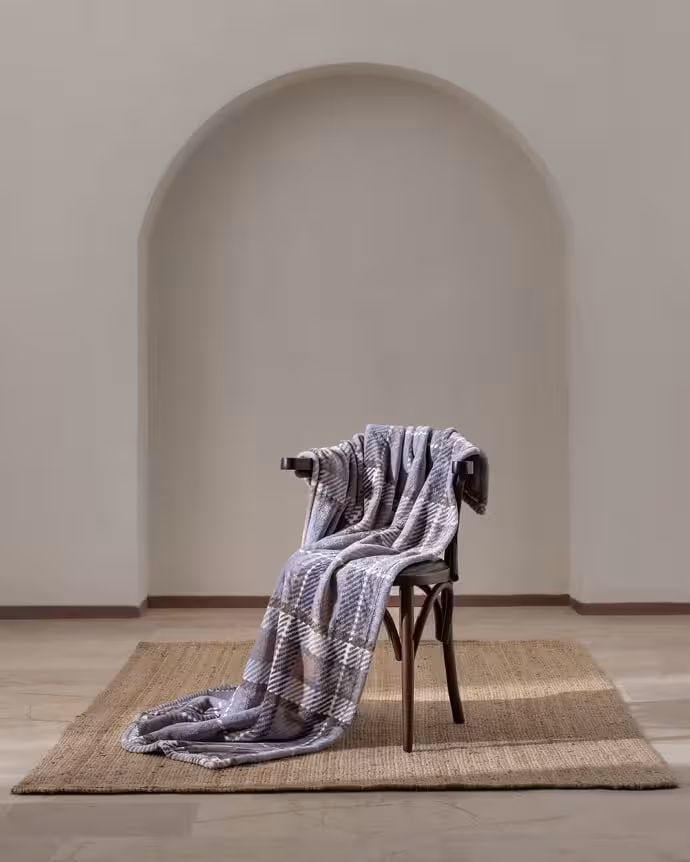 شال مبل مادام کوکو طرح Antonin