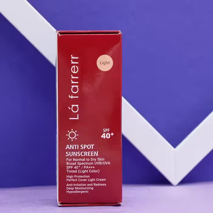 عمده فروشی کرم ضد آفتاب و ضد لک رنگی رنگ روشن لافارر Lafarrerr مناسب پوست خشک و معمولی SPF  40 حجم 40 میل 92613