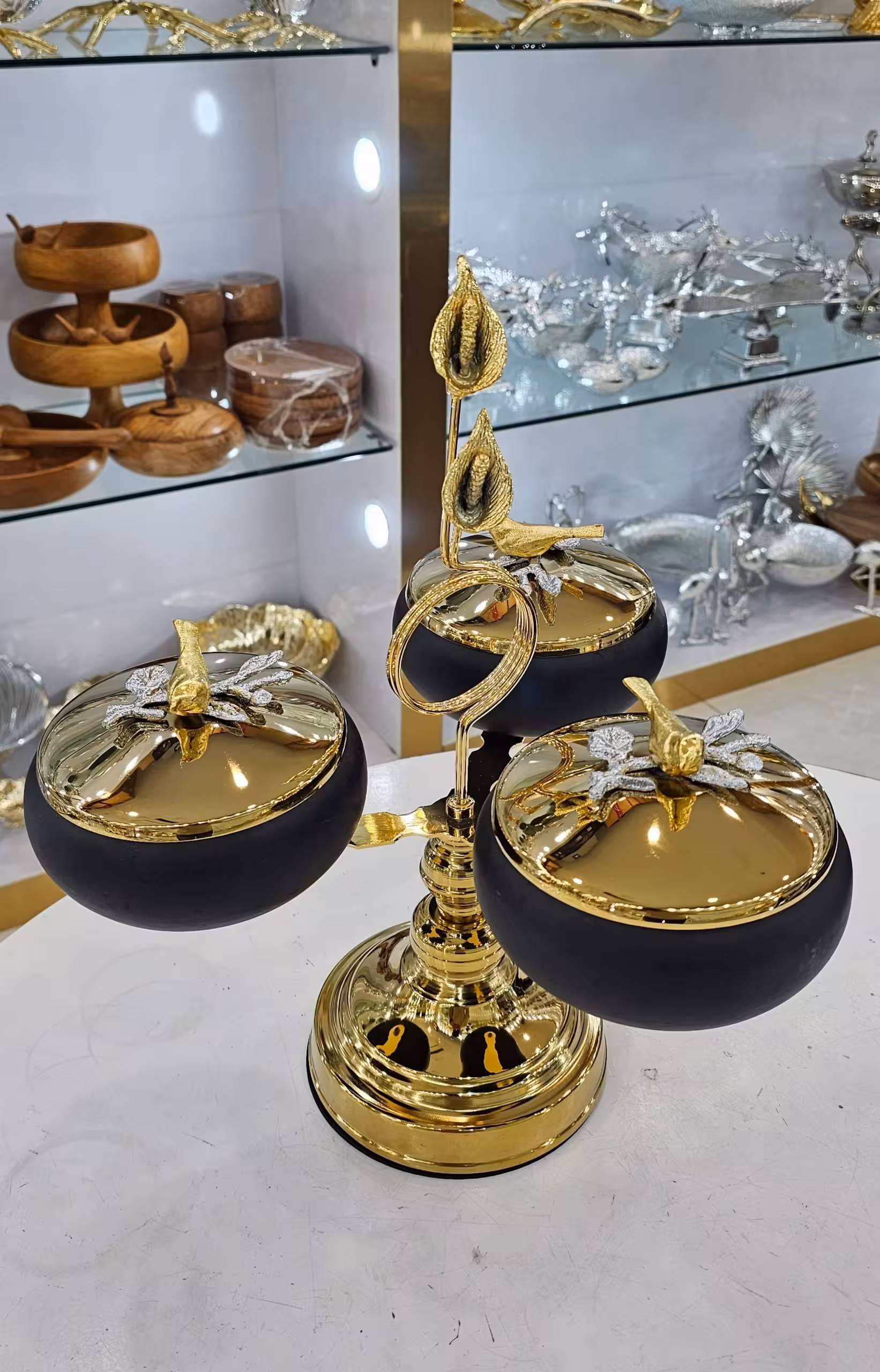 اردو خوری سه قلو لیلیوم گنجشک مشکی طلایی