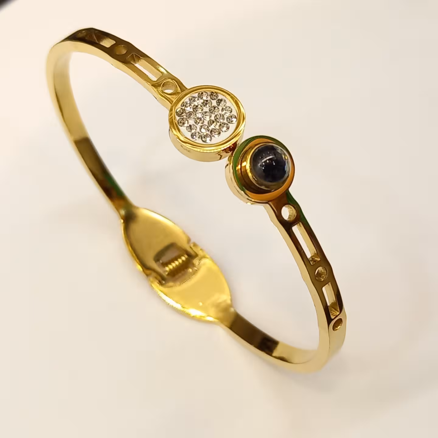 دستبند تلسکوپی