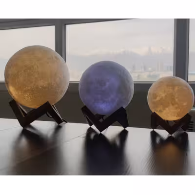 آباژور رومیزی مدل کره ماه L1