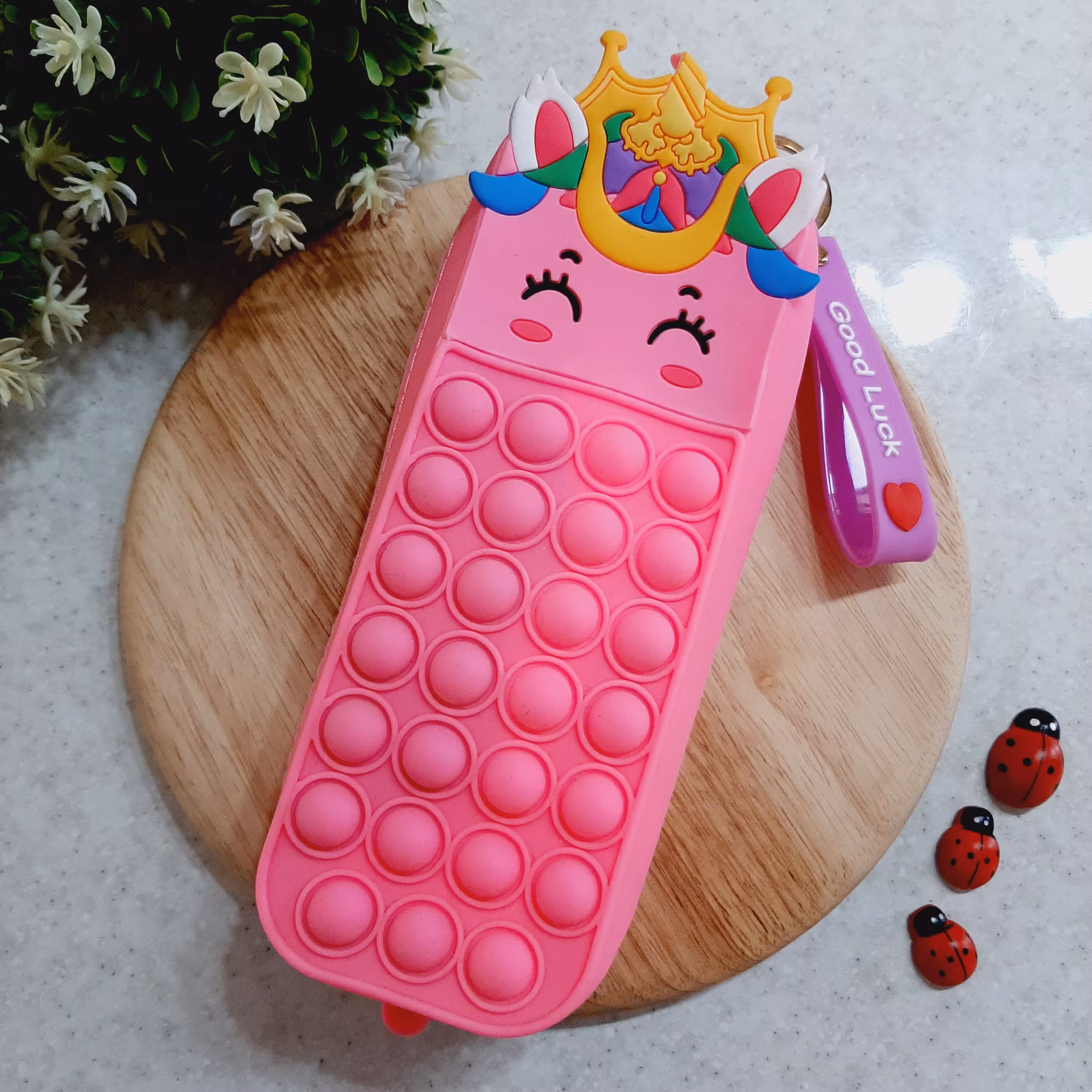 جامدادی سیلیکونی پاپیتی فانتزی طرح تکشاخ تاجدار صورتی